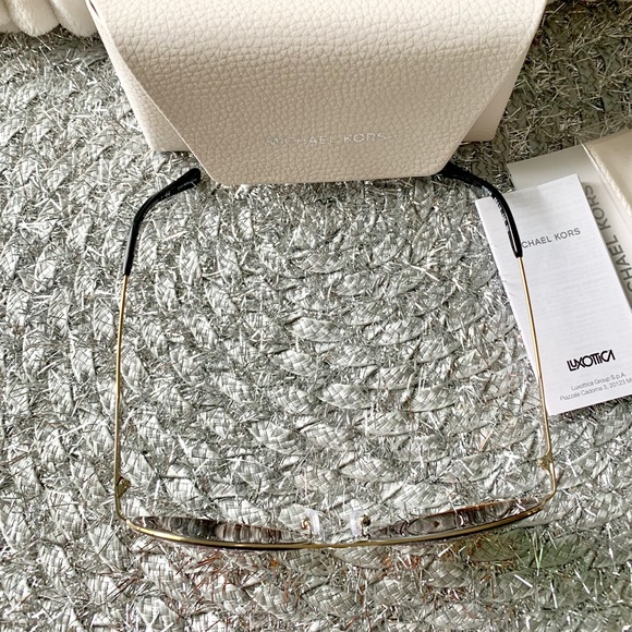 New Michael Kors Sunglasses - Picture 8 of 8